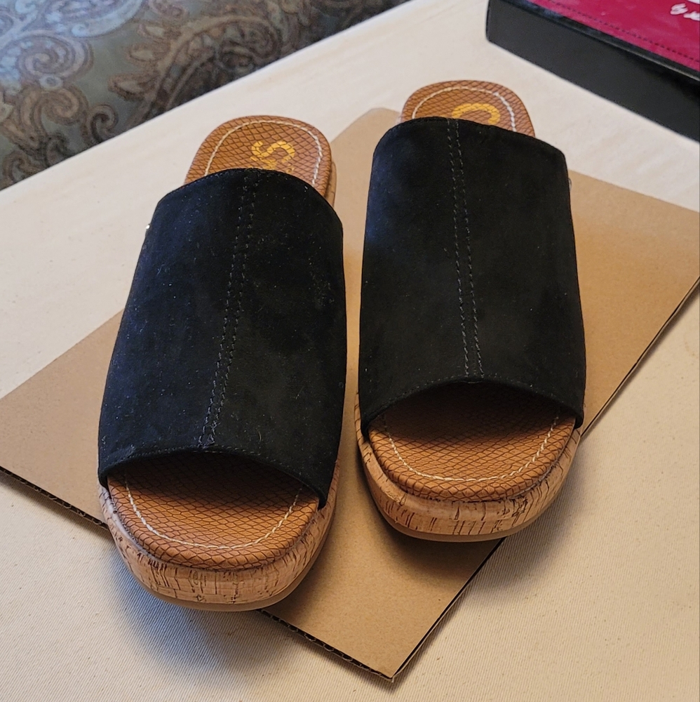 Black suede shoes - Picture 2 of 4